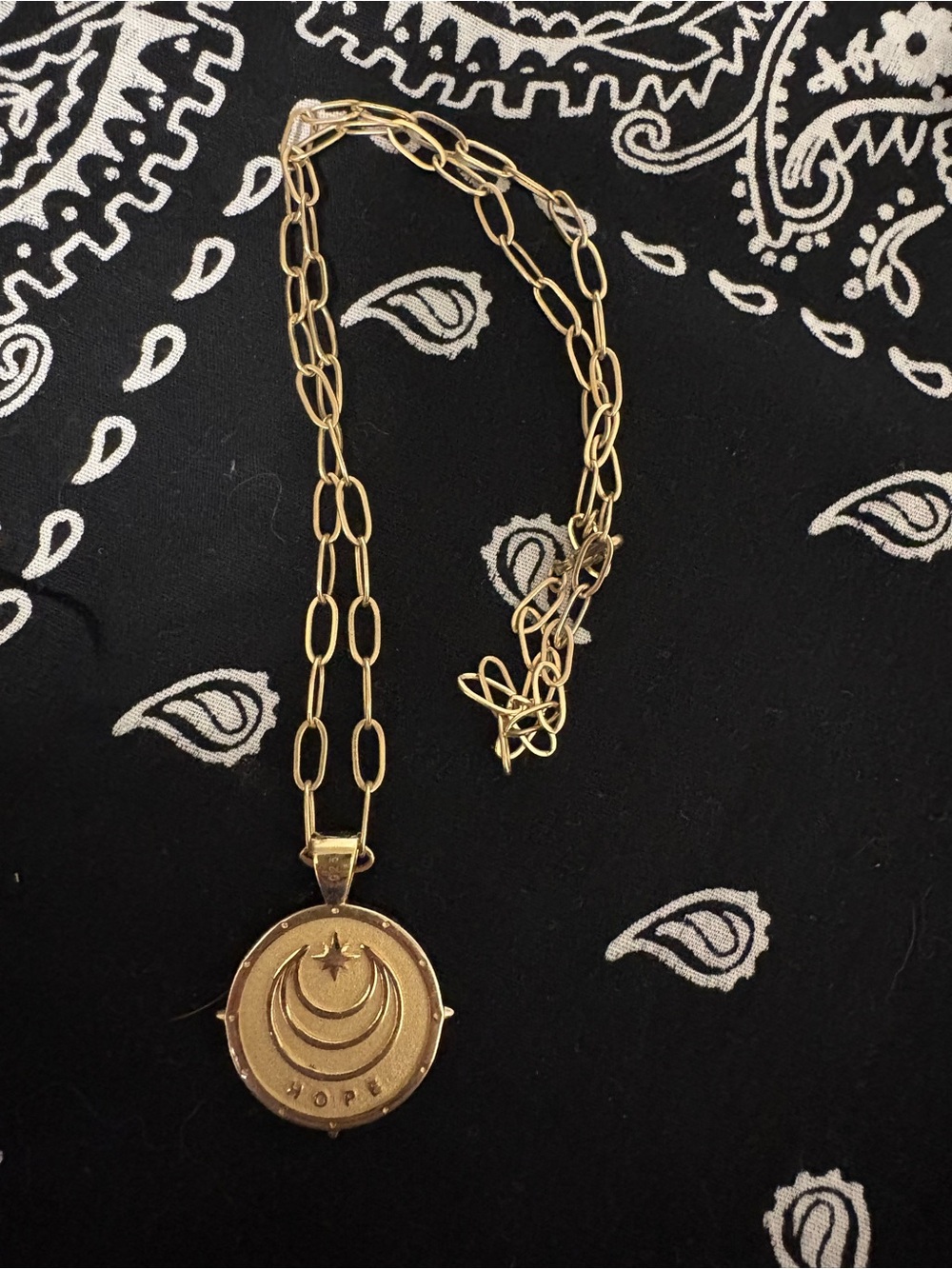 Jane win gold Hope' Crescent Pendant Necklace
